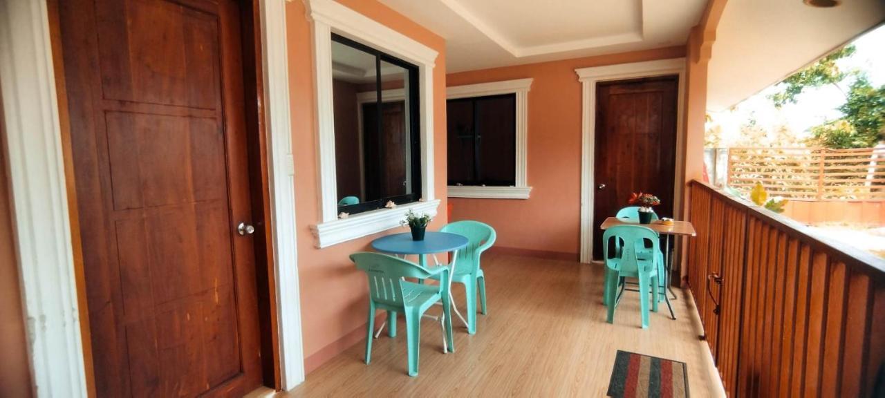 Rna Guesthouse Moalboal Bagian luar foto