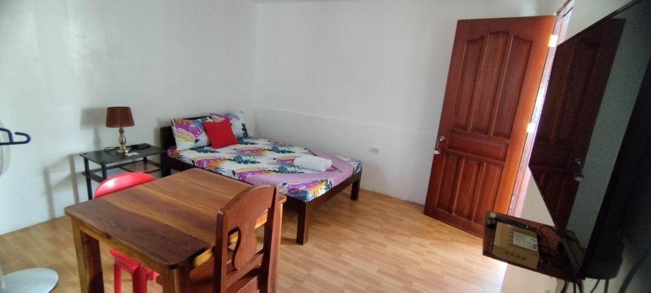 Rna Guesthouse Moalboal Bagian luar foto