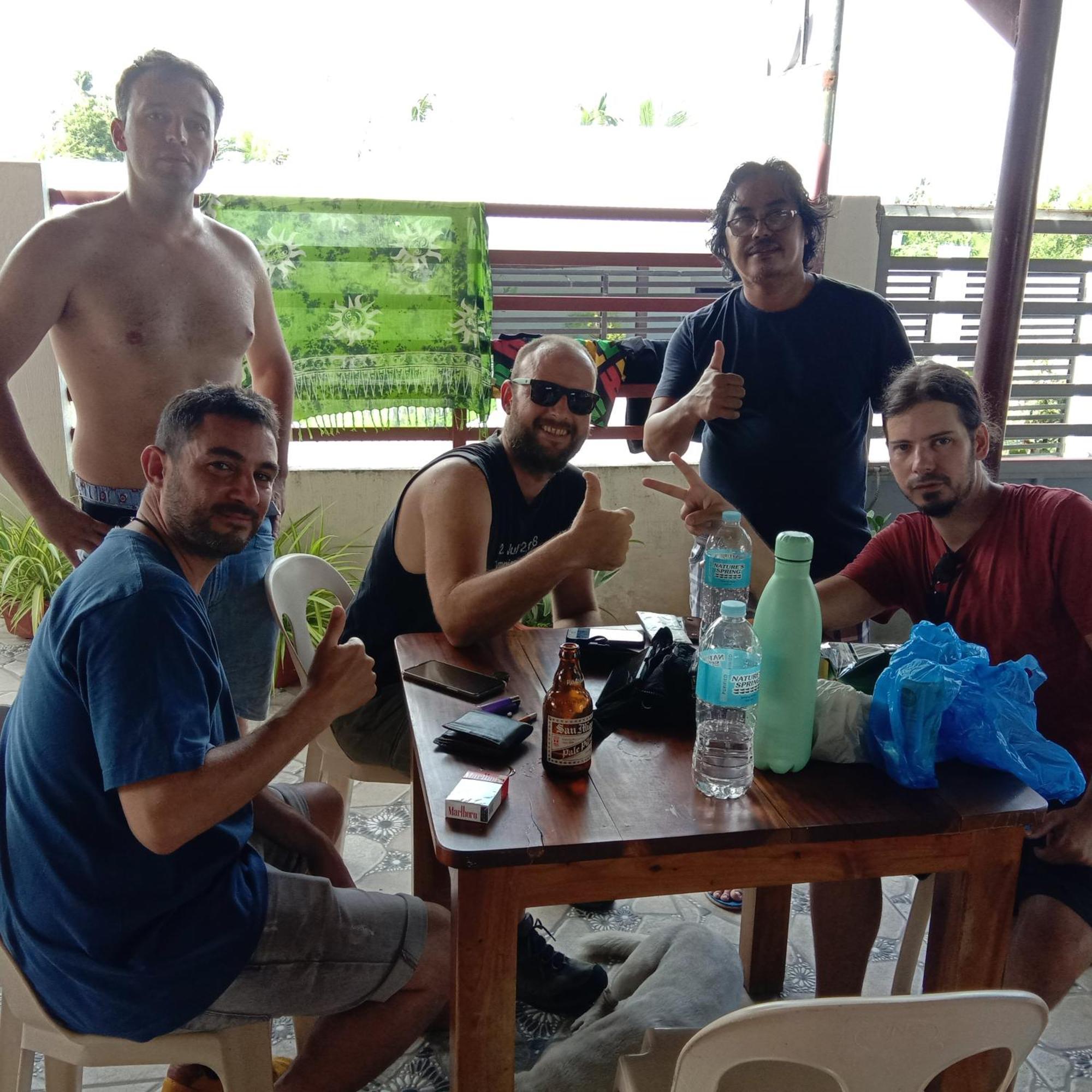 Rna Guesthouse Moalboal Bagian luar foto